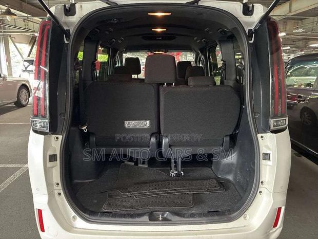 Toyota Noah 2.0 FWD (8 Seater) 2021 Pearl