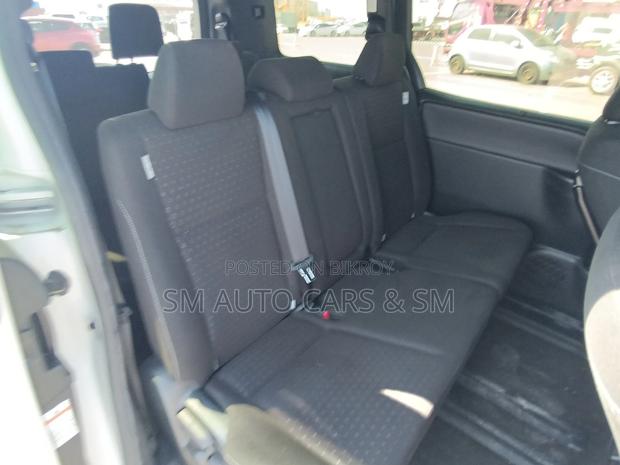 Toyota Noah 2.0 FWD (8 Seater) 2021 Pearl