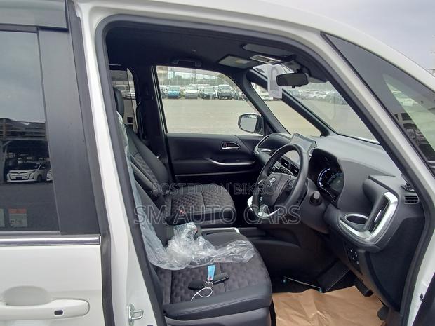 Toyota Voxy Hybrid S-Z 2WD 7-Seater 2023 Pearl