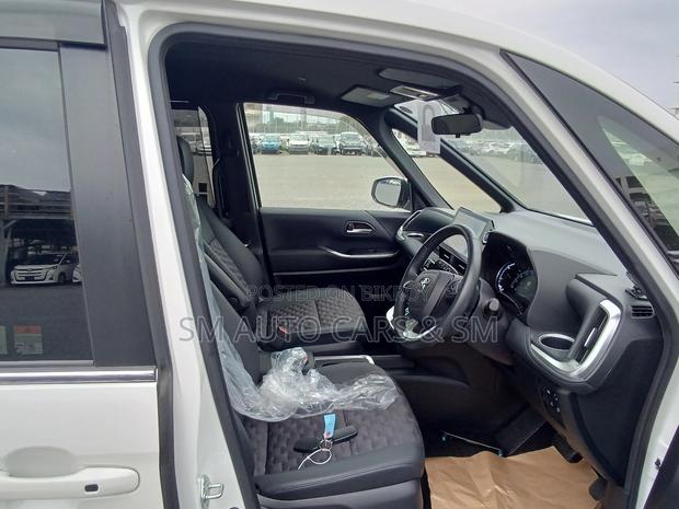 Toyota Voxy Hybrid S-Z 2WD 7-Seater 2023 Pearl