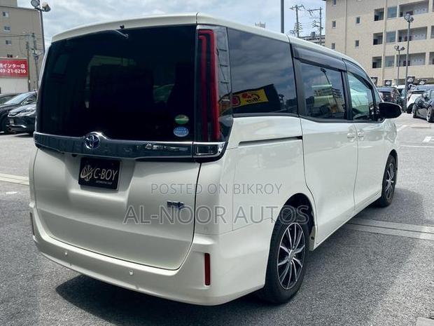 Toyota Noah 2021 Pearl