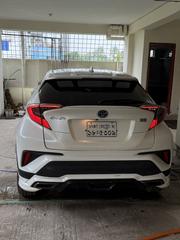 Toyota C-Hr 2017 White for sale