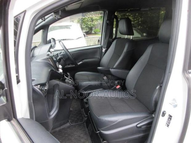 Toyota Noah 1.8 FWD Hybrid (7 Seater) 2021 Pearl