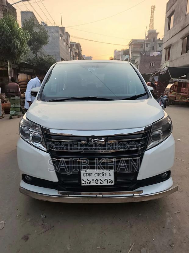 Toyota Noah 2014 White