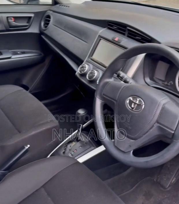 Toyota Corolla Fielder 1.5 Petrol FWD 2021 Silver