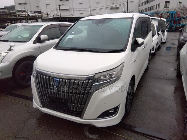 Toyota Esquire 2021 Pearl