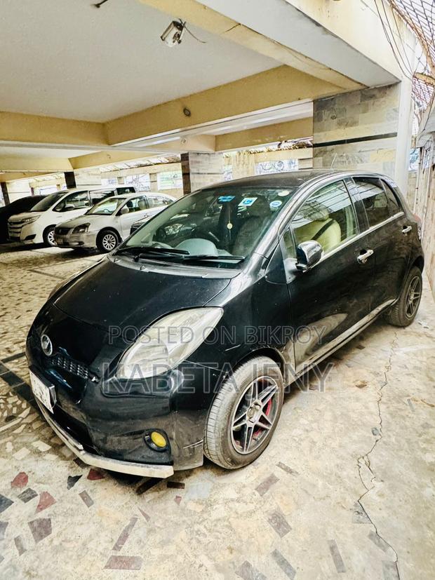 Toyota Vitz 2009 Black