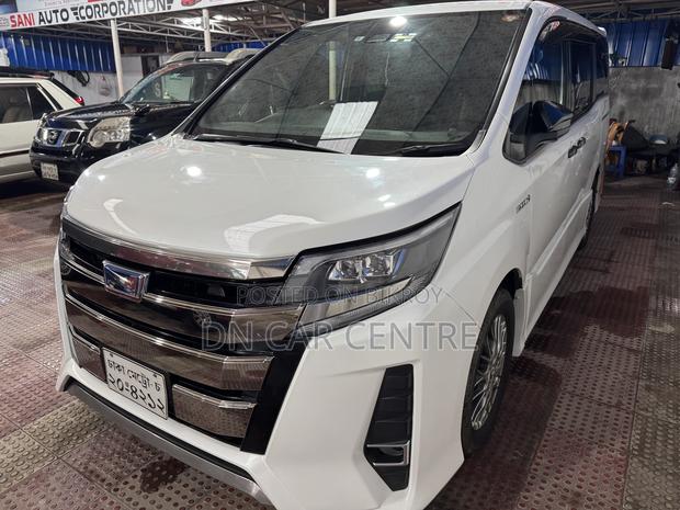 Toyota Noah 1.8 FWD Hybrid (7 Seater) 2018 Pearl
