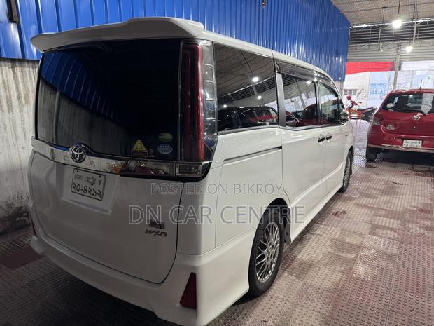 Toyota Noah 1.8 FWD Hybrid (7 Seater) 2018 Pearl