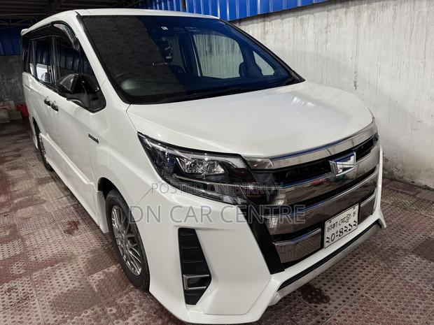 Toyota Noah 1.8 FWD Hybrid (7 Seater) 2018 Pearl