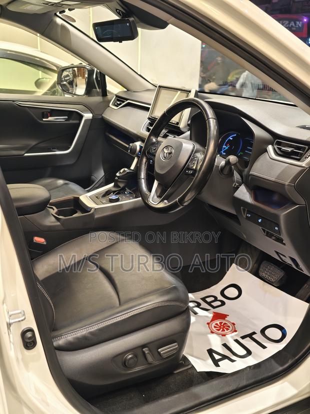 Toyota RAV4 Hybrid 2020 Pearl