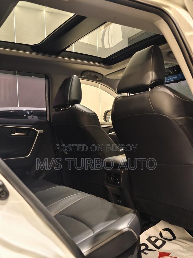Toyota RAV4 Hybrid 2020 Pearl