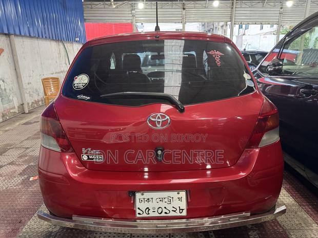 Toyota Vitz 1.3 AWD 5dr 2010 Red