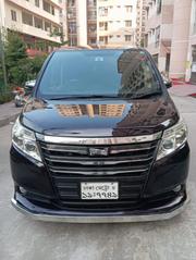 Toyota Noah 2.0 FWD (8 Seater) 2014 Purple for sale