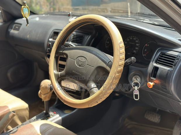 Toyota Corolla 2002 Silver