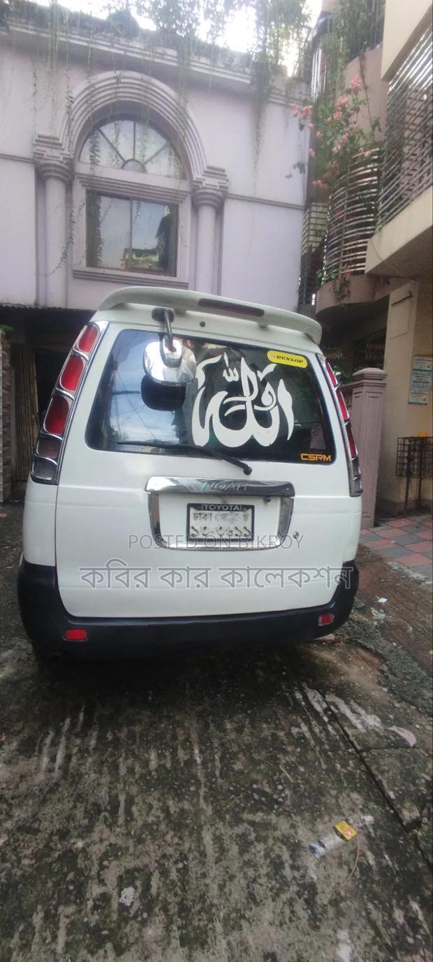 Toyota Noah 2003 White
