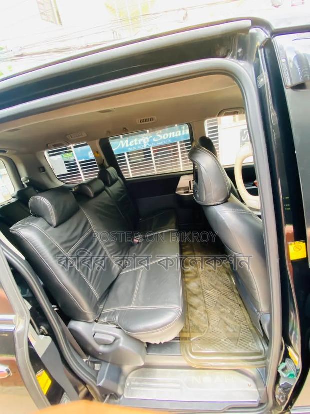 Toyota Noah 2012 Black