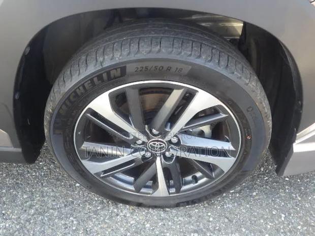 Toyota Corolla Cross 2023 Brown
