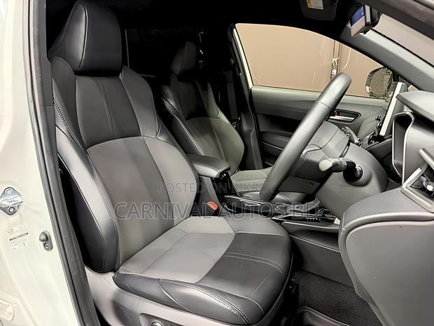 Toyota Corolla Cross 1.8 Hybrid AWD 2021 Pearl