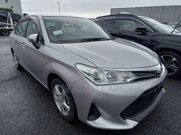 Toyota Axio 2021 Silver