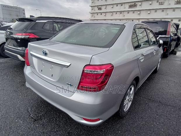 Toyota Axio 2021 Silver