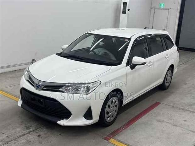 Toyota Corolla Fielder 1.5 Hybrid FWD 2021 White
