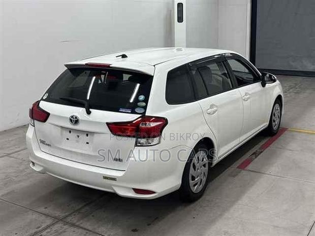 Toyota Corolla Fielder 1.5 Hybrid FWD 2021 White