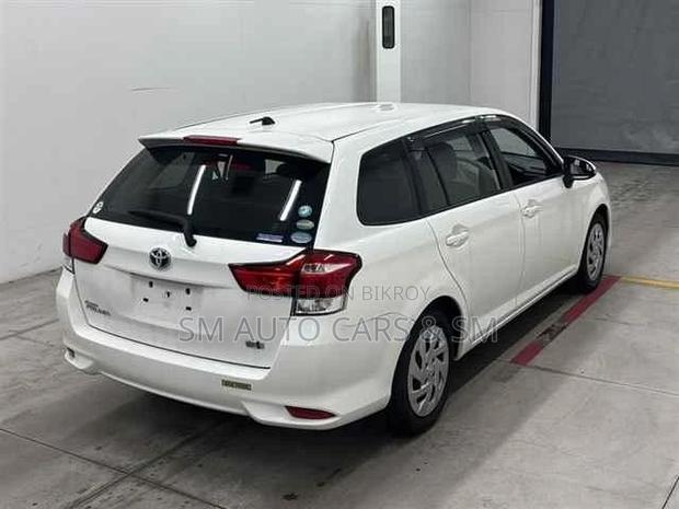 Toyota Corolla Fielder 1.5 Hybrid FWD 2021 White