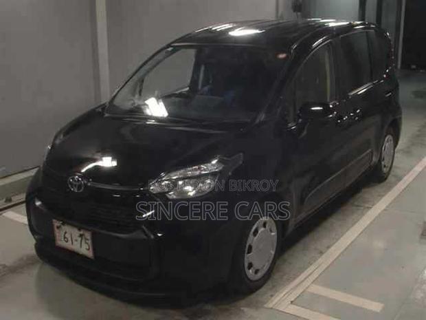 Toyota Sienta 2023 Black