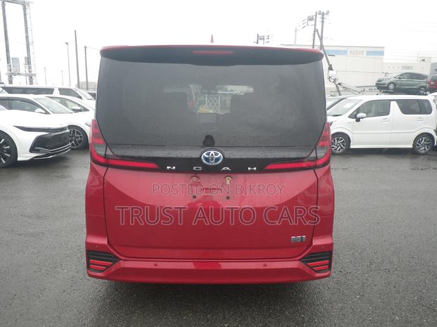 Toyota Noah 2022 Red