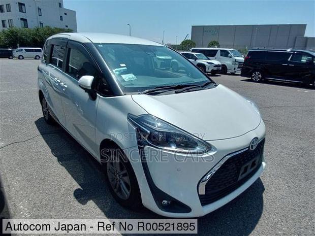 Toyota Sienta 2021 Pearl