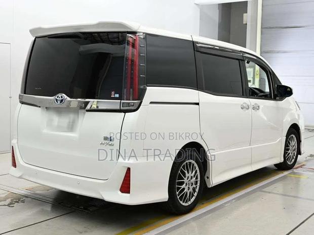 Toyota Noah 2021 Pearl