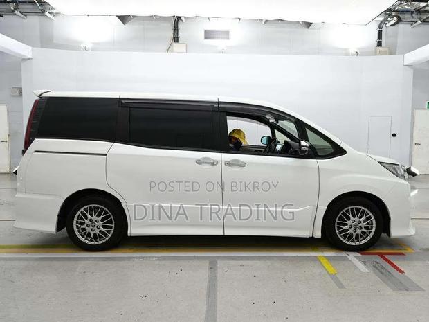 Toyota Noah 2021 Pearl