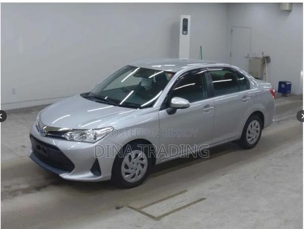 Toyota Axio 2021 Silver