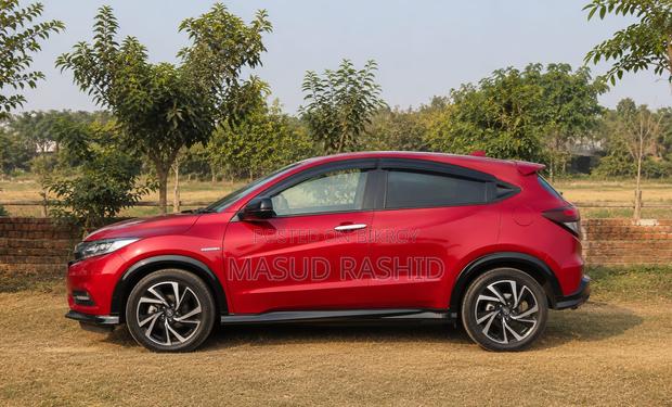 Honda Vezel 1.5 Hybrid 2WD 2017 Red