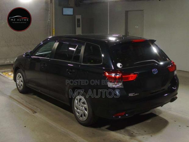 Toyota Corolla Fielder 1.5 Hybrid FWD 2021 Black