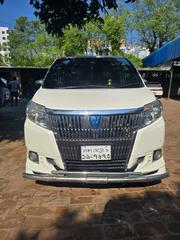 Toyota Esquire 1.8 FWD Hybrid (7 Seater) 2014 White for sale