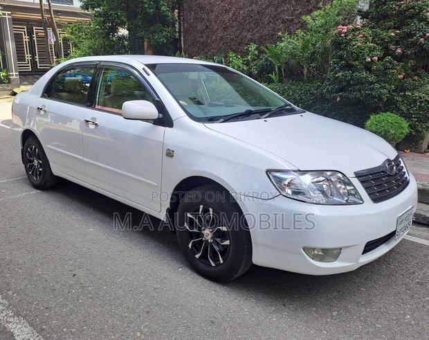 Toyota Corolla 2005 White
