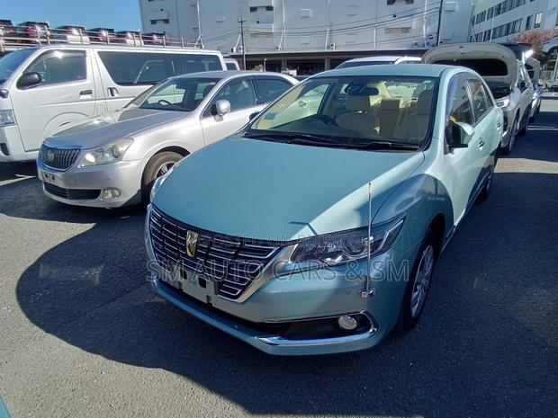 Toyota Premio 1.5 FWD 2020 Green
