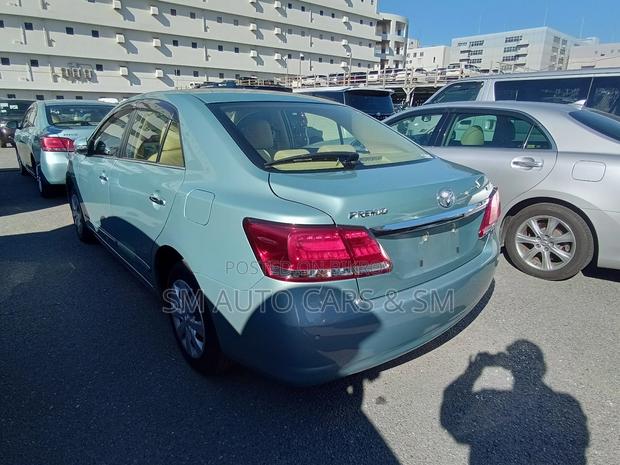 Toyota Premio 1.5 FWD 2020 Green