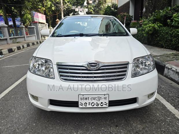 Toyota Corolla 2005 White