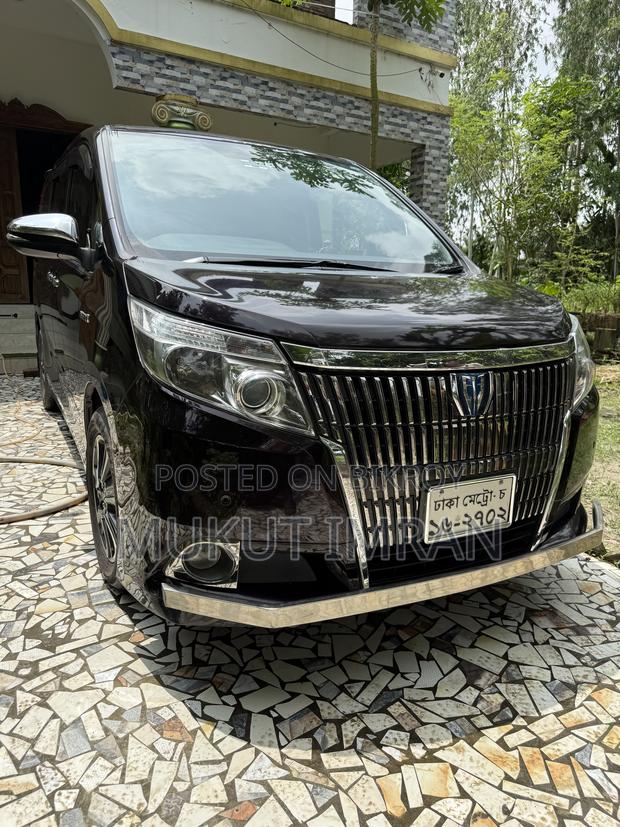 Toyota Noah 1.8 FWD Hybrid (7 Seater) 2015