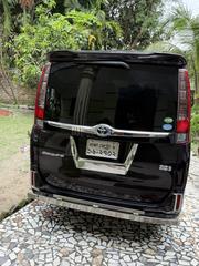 Toyota Noah 1.8 FWD Hybrid (7 Seater) 2015 for sale