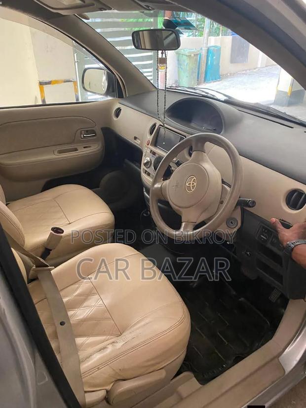 Toyota Sienta 1.5 FWD 2010 Silver