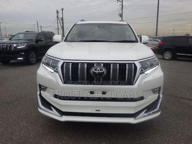 Toyota Land Cruiser Prado 2022 White