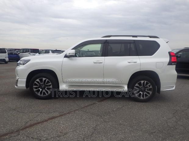 Toyota Land Cruiser Prado 2022 White