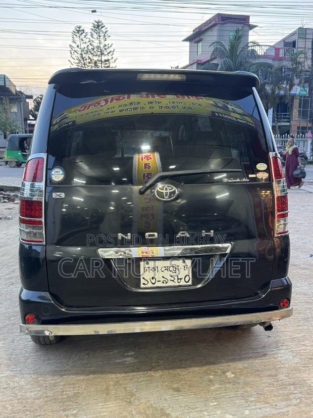 Toyota Noah 2.0 AWD (8 Seater) 2005 Black