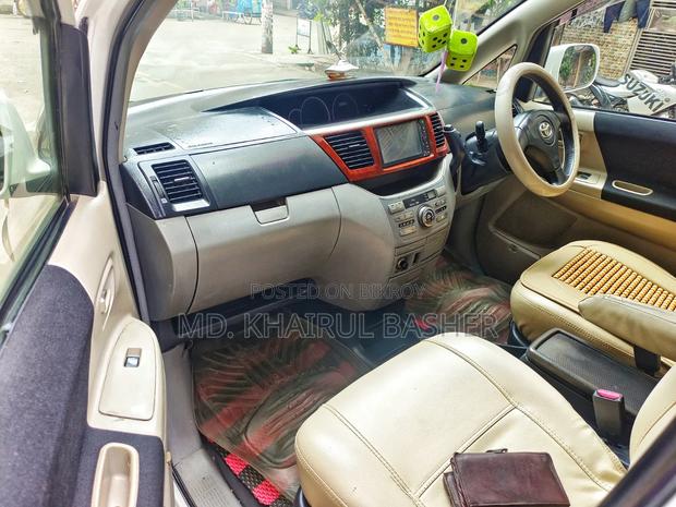 Toyota Noah 2004 Pearl