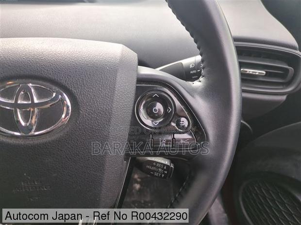 Toyota Prius 2020 Red