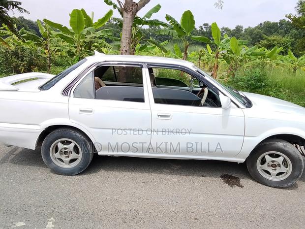 Toyota Corolla 1997 White